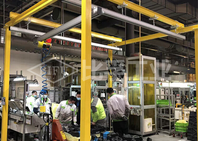 汽車離合器下線氣動平衡吊案例